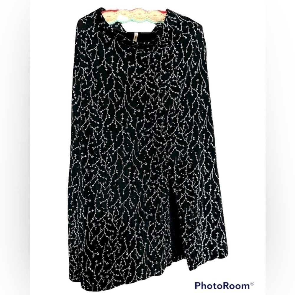 Susan Lawrence size L black flower skirt